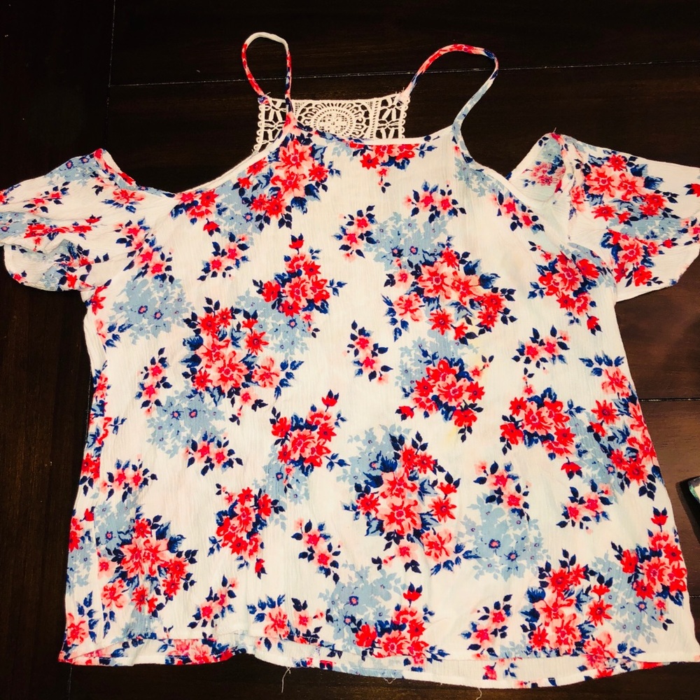 Cold shoulder top